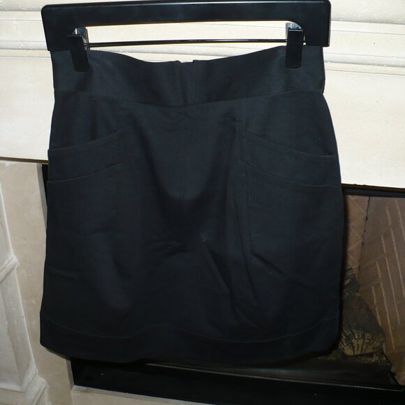 FRENCH CONNECTION BLACK SKIRT  NEW SIZE 10 - Picture 1 of 2